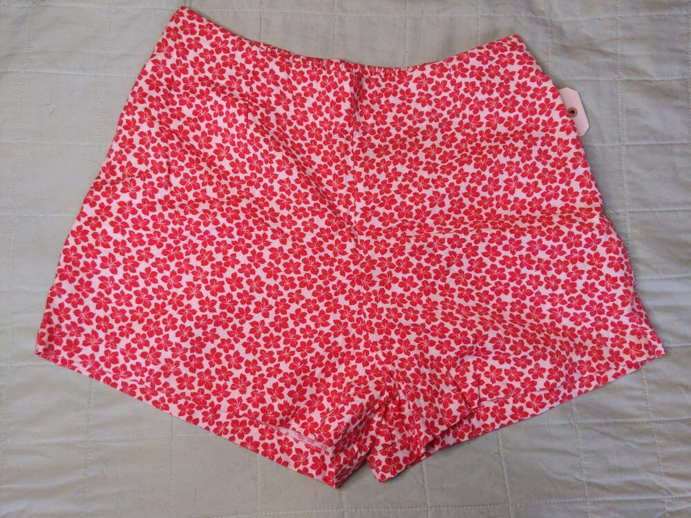 Billabong NWT Womens M Red White Floral Shorts Hawaii Beach Summer